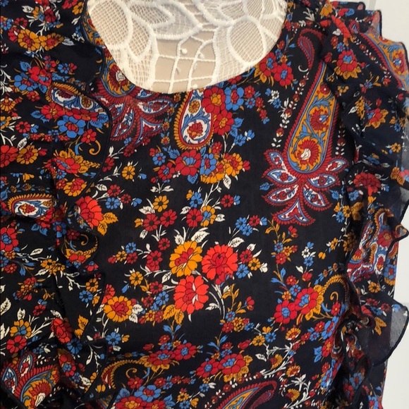 Nice blouse - Picture 2 of 4